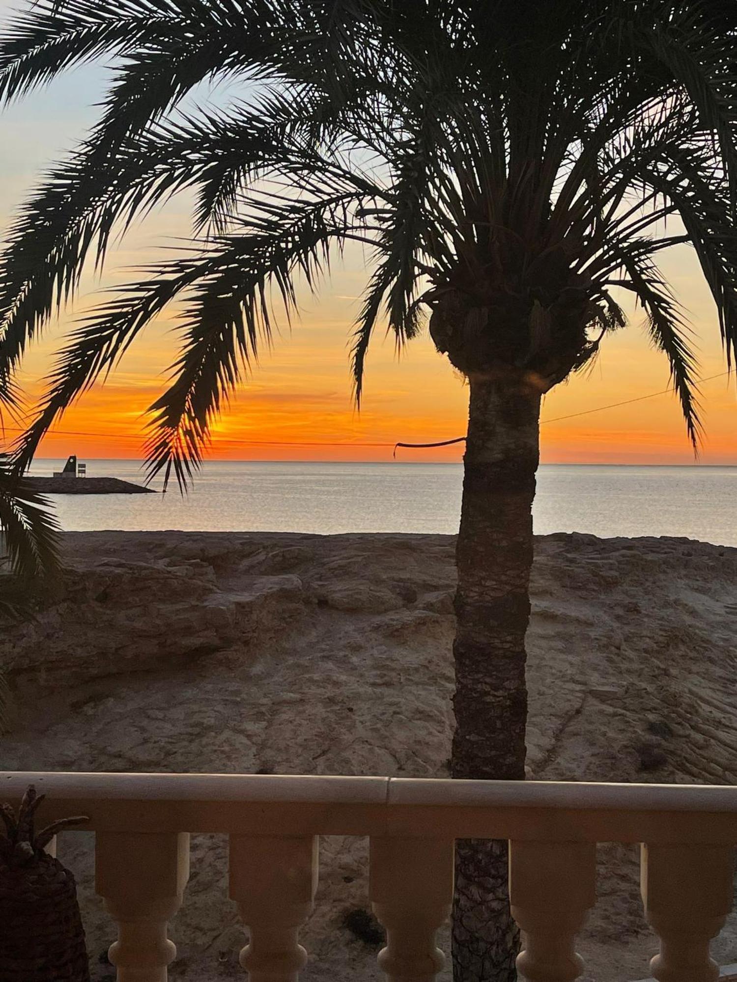 Modern Apartment Directly On The Beach With Wifi And Air Conditioning El Campello Exterior foto